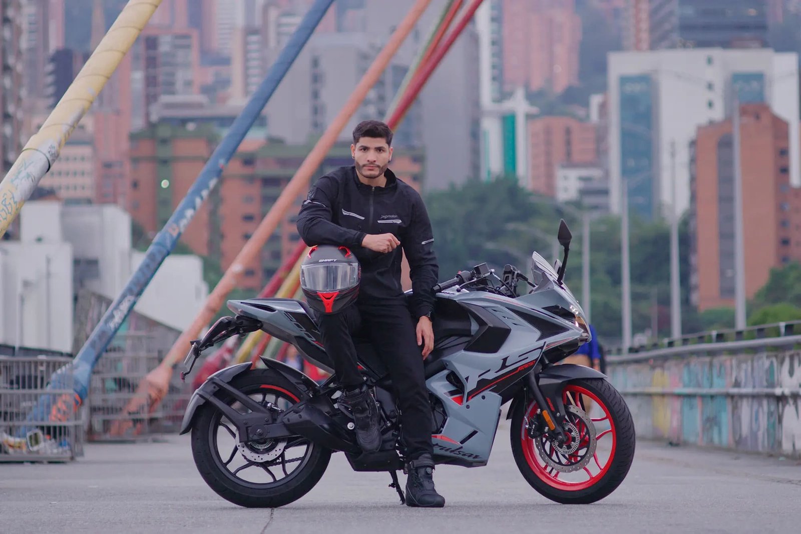 Pulsar NS400Z positivo
