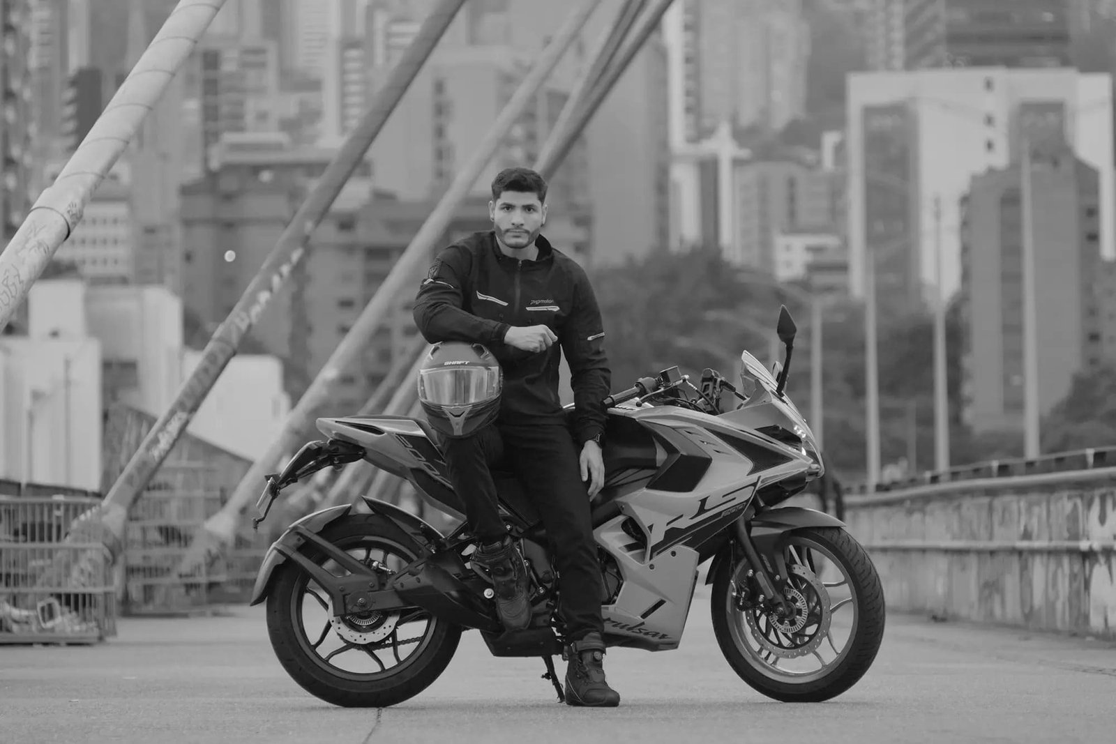 Pulsar NS400Z negativo